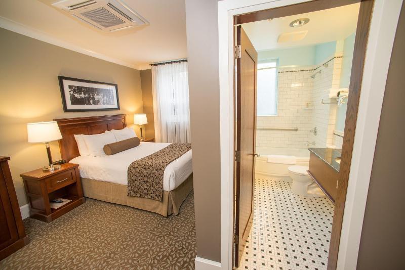 Hotel Hume & 5*