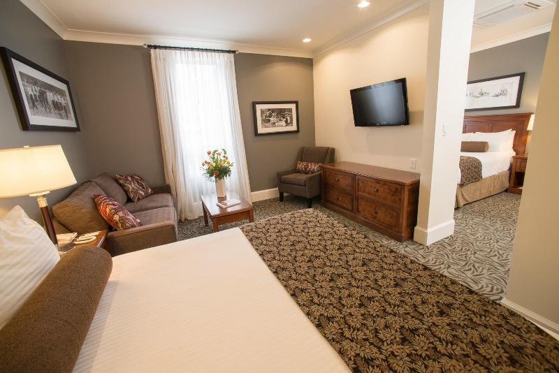 Hotel Hume &