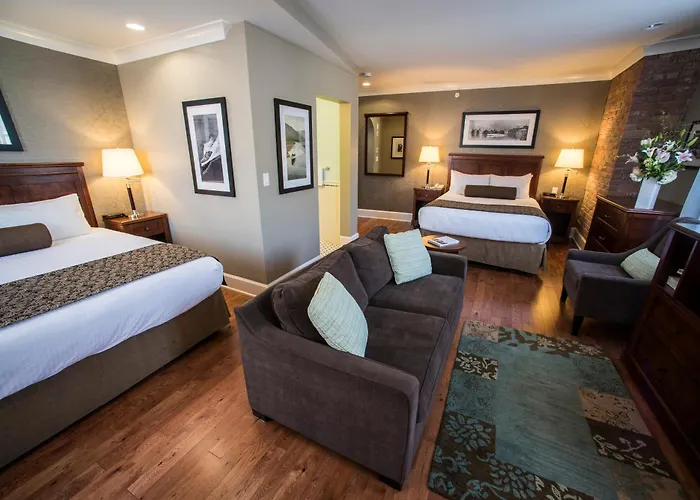Hume Hotel & Spa