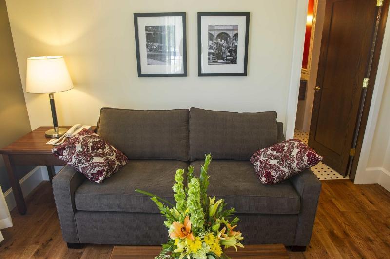 Hotel Hume & 5*