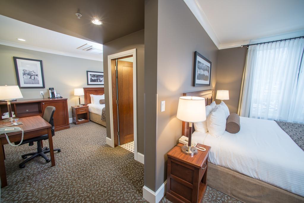 Hume & Hotel