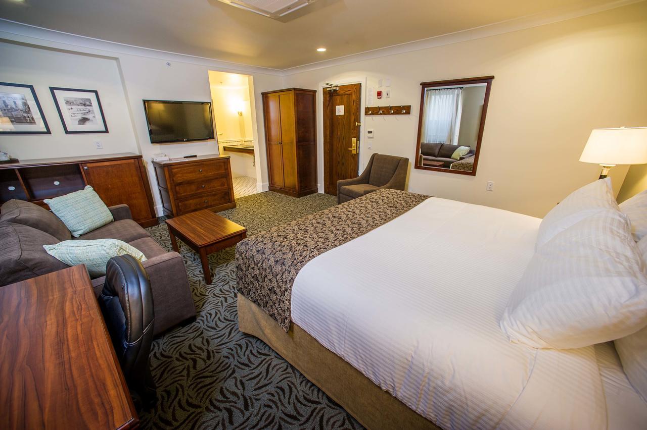 Hotel Hume & 5*