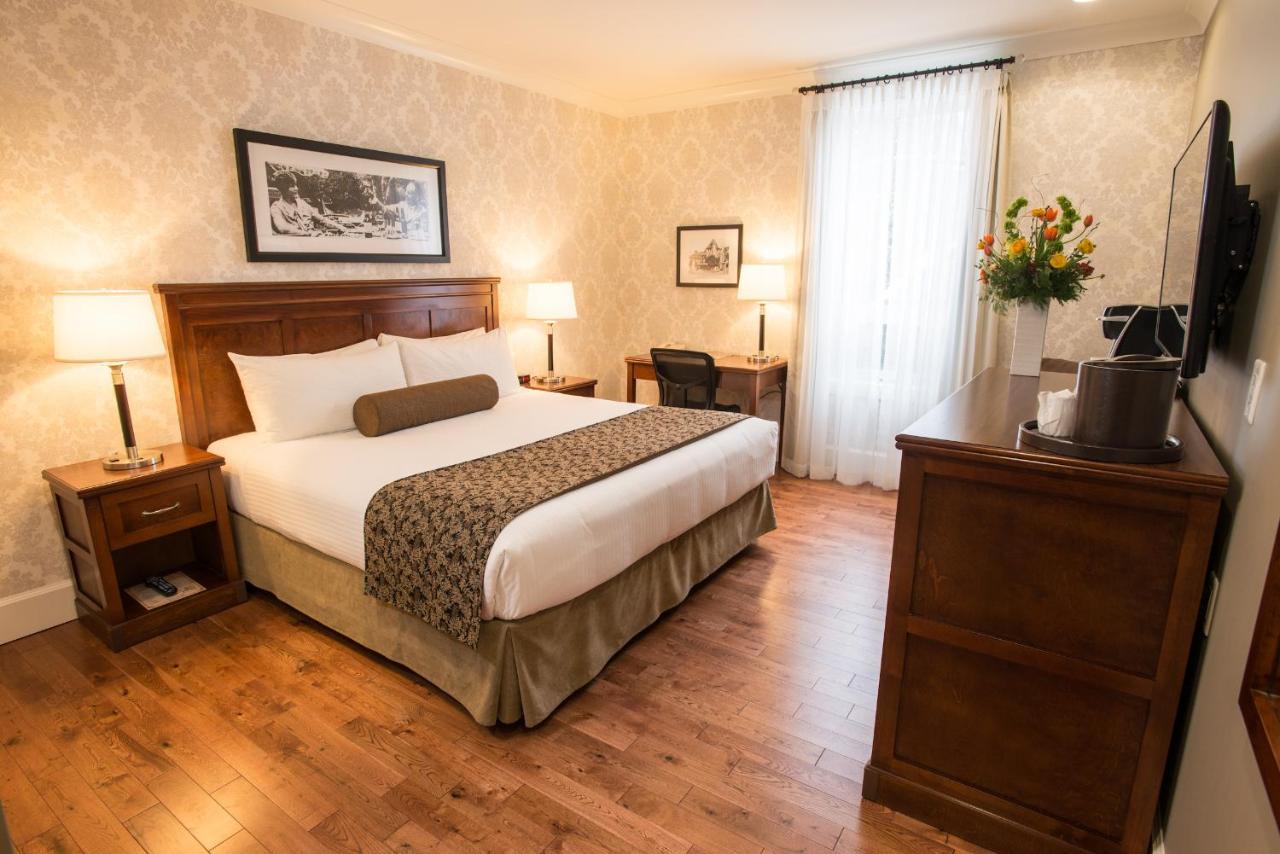 Hotel Hume &