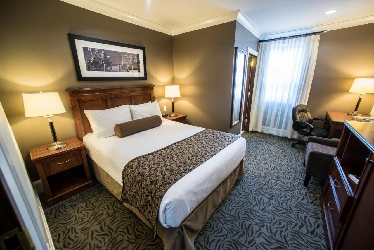 Hotel Hume &