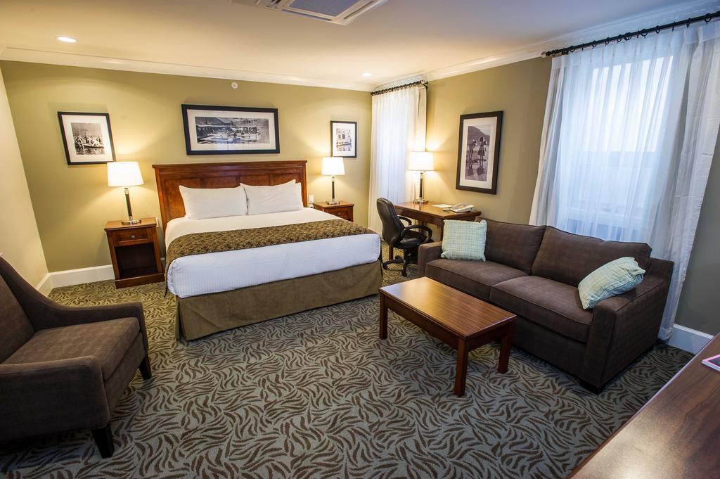Hotel Hume & 5*